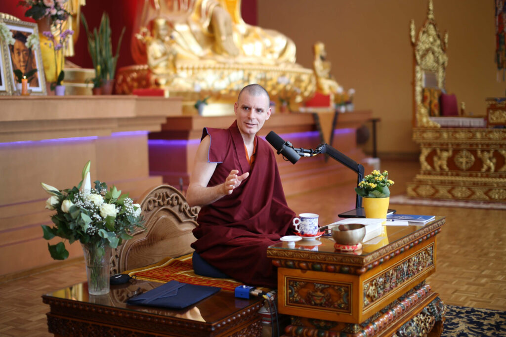 Lama Rinchen Gyaltsen maestro budista del linaje Sakya y guía espiritual de la Fundación Paramita Argentina